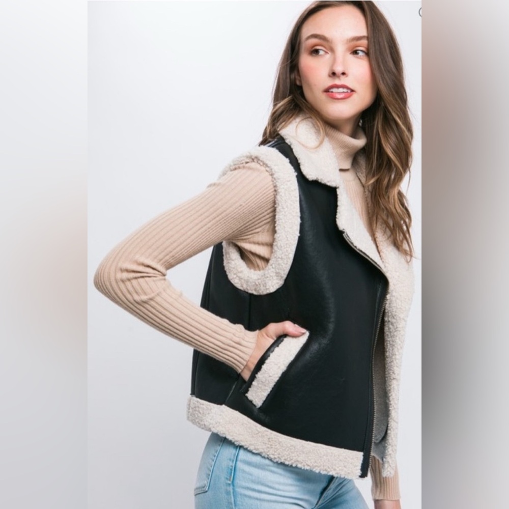 Women's Black and Cream Faux Leather Sherpa Trim Shearling Vest Size Lar… - Picture 13 of 16
